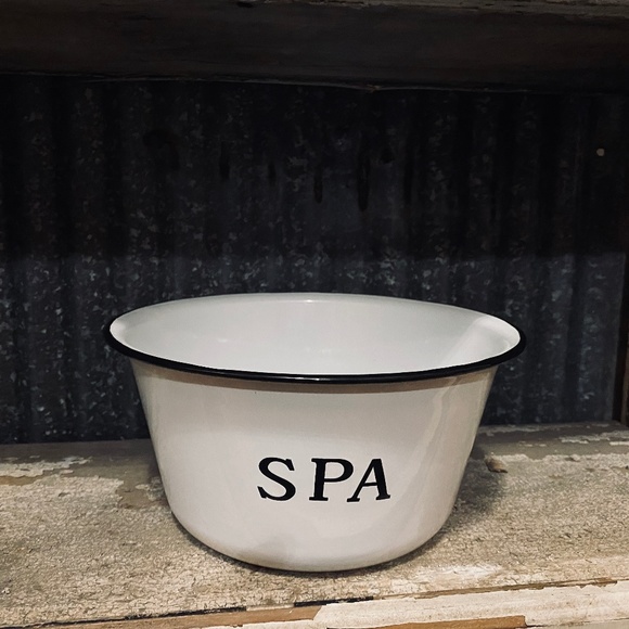 Other - NWT Enamelware Spa Bowl